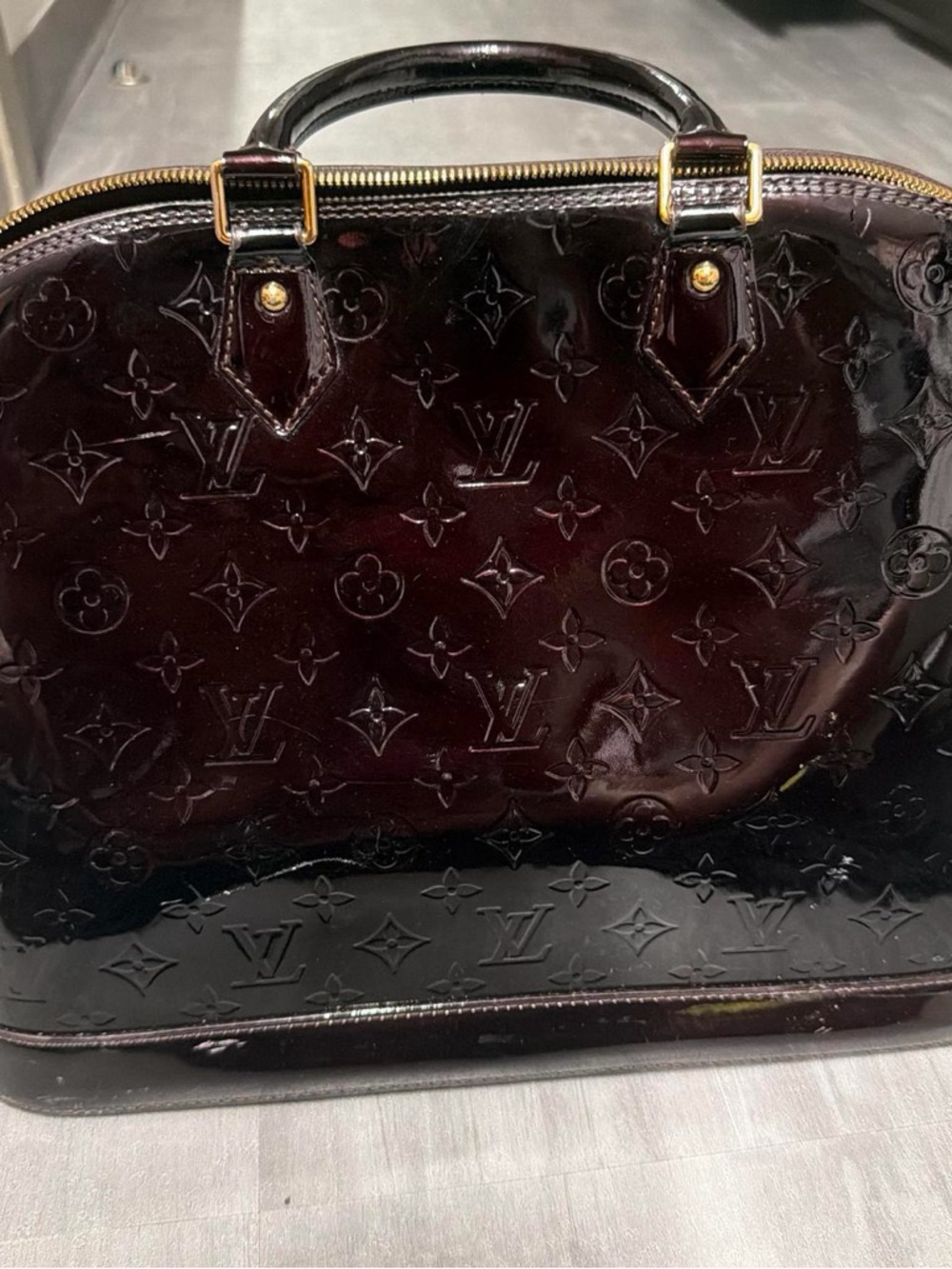 Louis Vuitton Vernis Alma PM Satchel in Deep Burgundy Patent - Picture 2 of 5